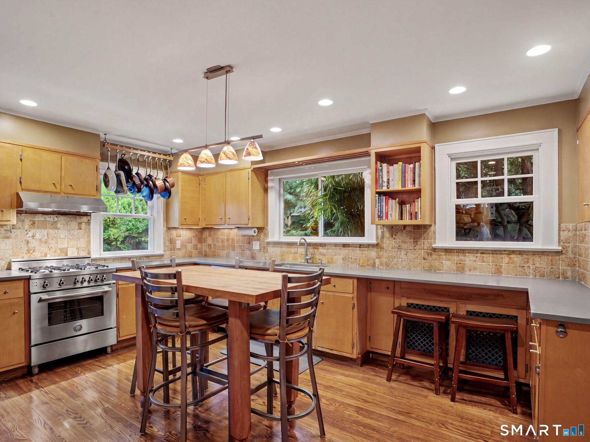 46 Valleywood Road Greenwich, CT 06830 - Photo 10 of 38