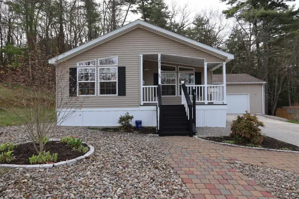 $260,000 | 20 Kirkwood Road, Hooksett, NH 03106