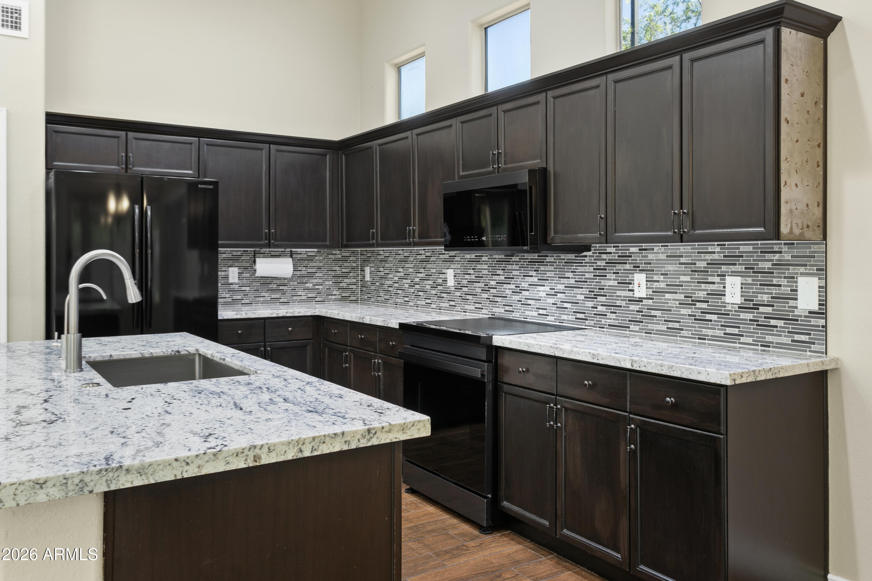 6 North Boulder Street Gilbert, AZ 85234 - Photo 7 of 39