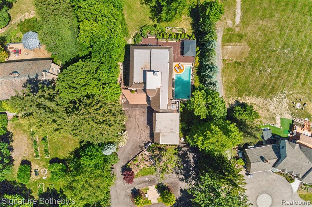 30650 Lahser Road Beverly Hills, MI 48025 - Photo 4 of 93