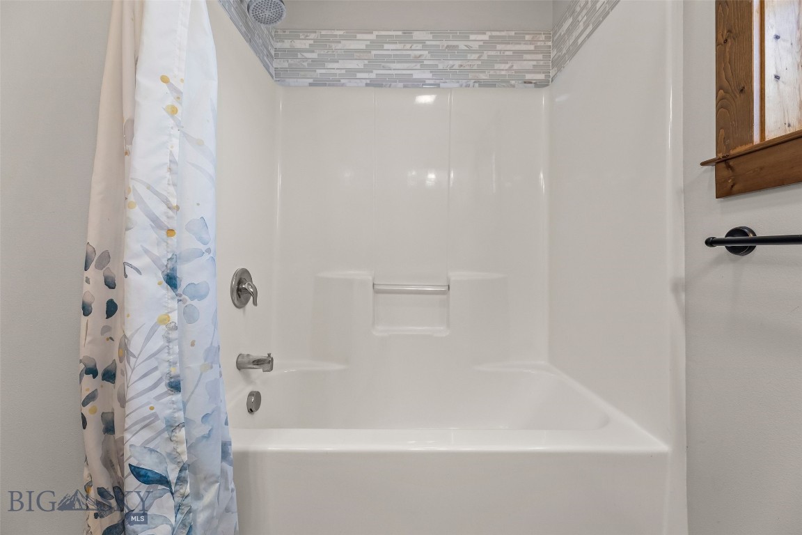 1122 Ridgeview Trail Livingston, MT 59047 - Photo 26 of 75 Comfy tub/shower