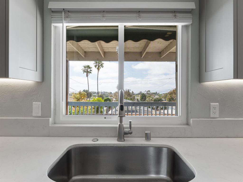 852 Dewitt Avenue Encinitas, CA 92024 - Photo 16 of 41