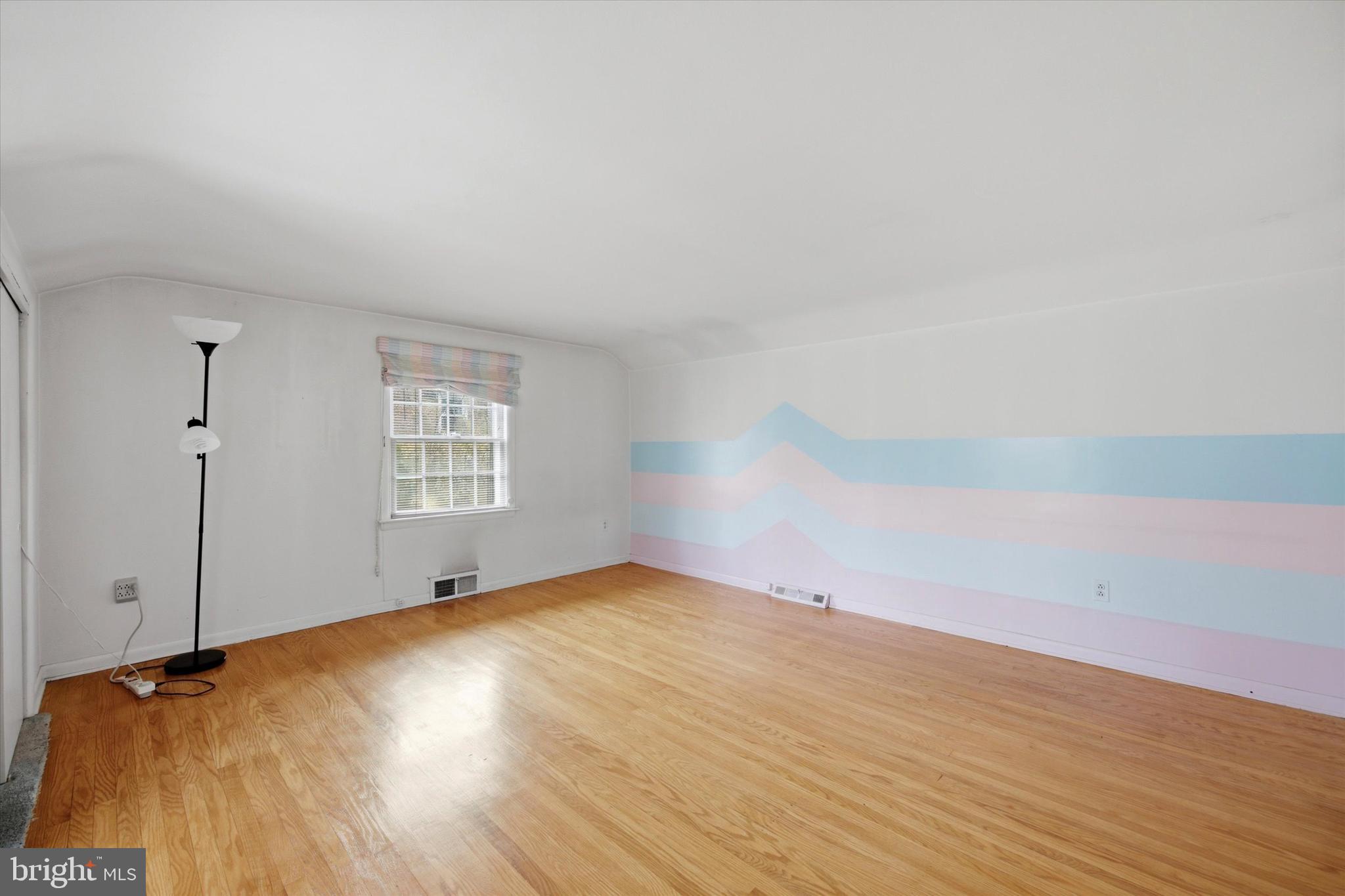 359 Spring Valley Road Springfield, PA 19064 - Photo 21 of 27 Laat Bedroom