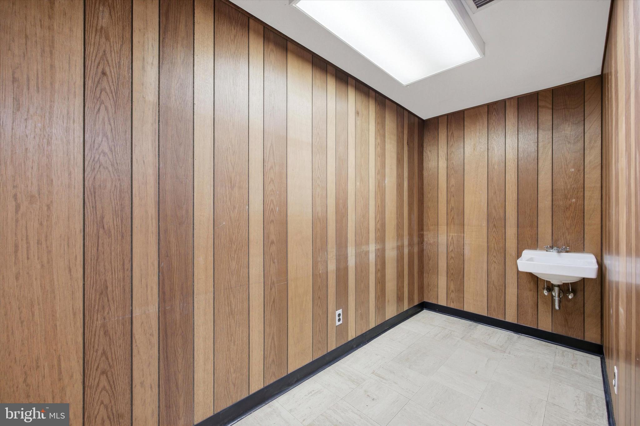 359 Spring Valley Road Springfield, PA 19064 - Photo 25 of 27 Former Doctor's Office Exam Room / Original Garage