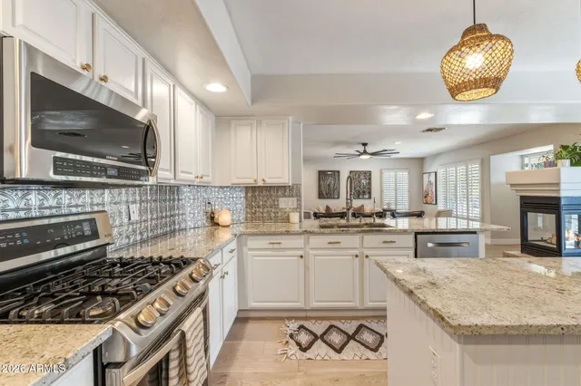 $749,000 | 6419 West Honeysuckle Drive, Phoenix, AZ 85083