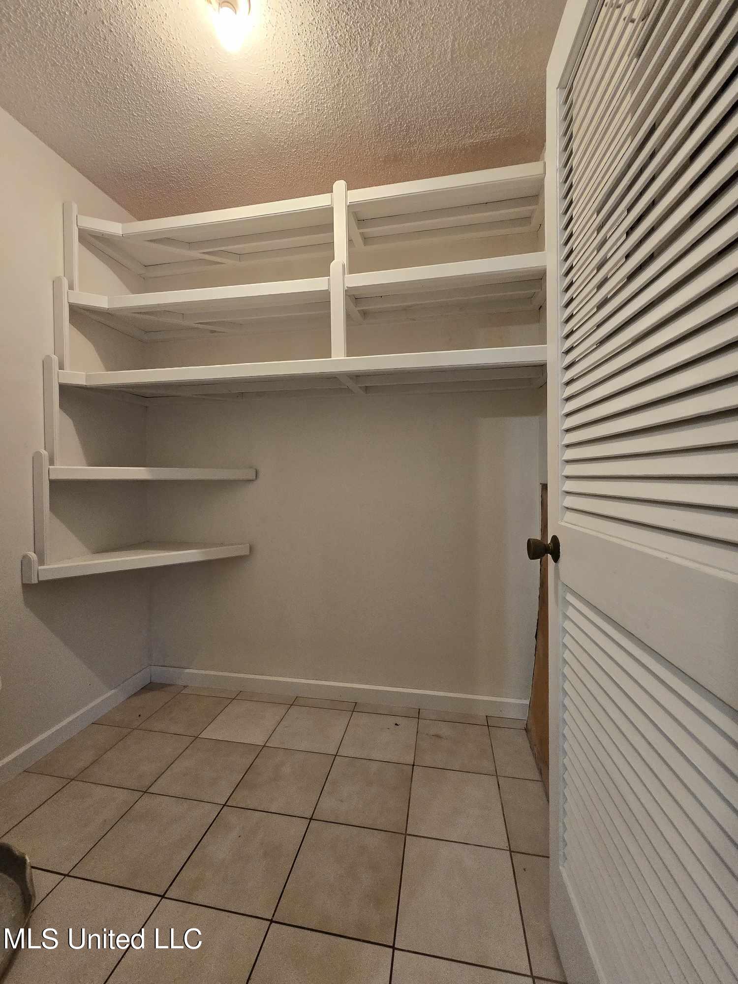 3824 2nd Street Moss Point, MS 39563 - Photo 6 of 25 441467643_766081102348747_13146580899036