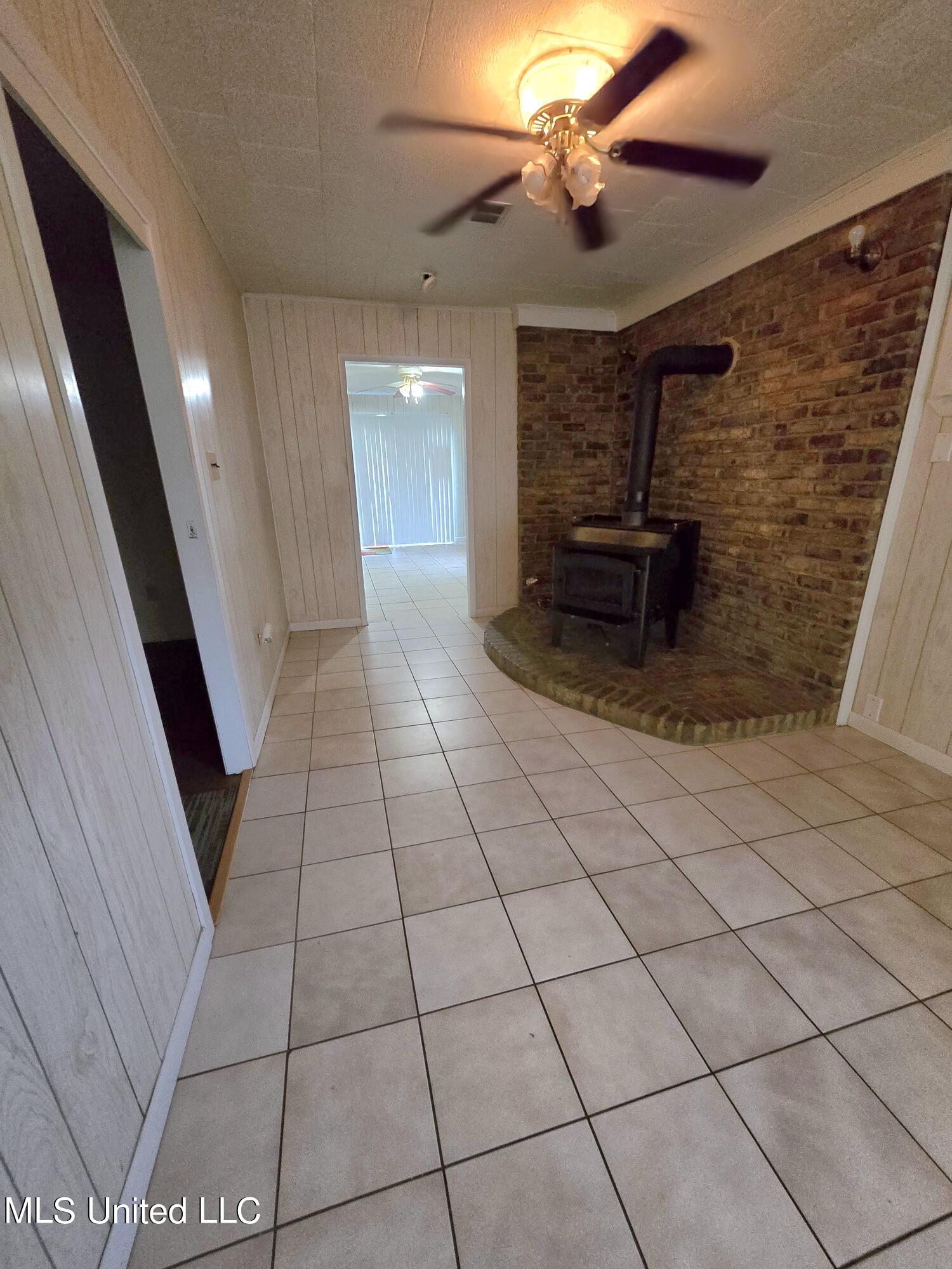 3824 2nd Street Moss Point, MS 39563 - Photo 8 of 25 20240518_190358