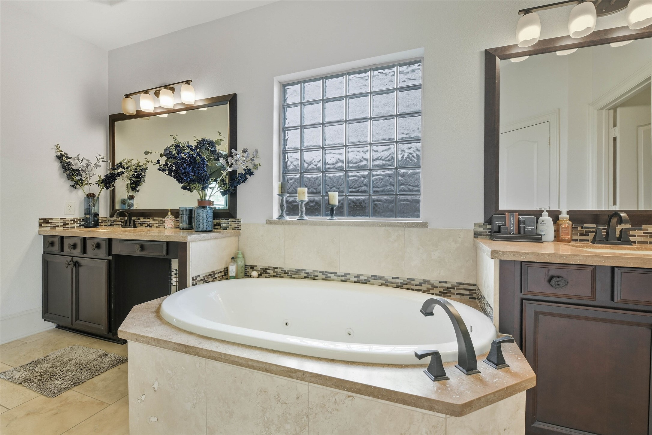 17611 Fossil Ridge Lane Humble, TX 77346 - Photo 21 of 36 a bath tub sitting in a bathroom and sink