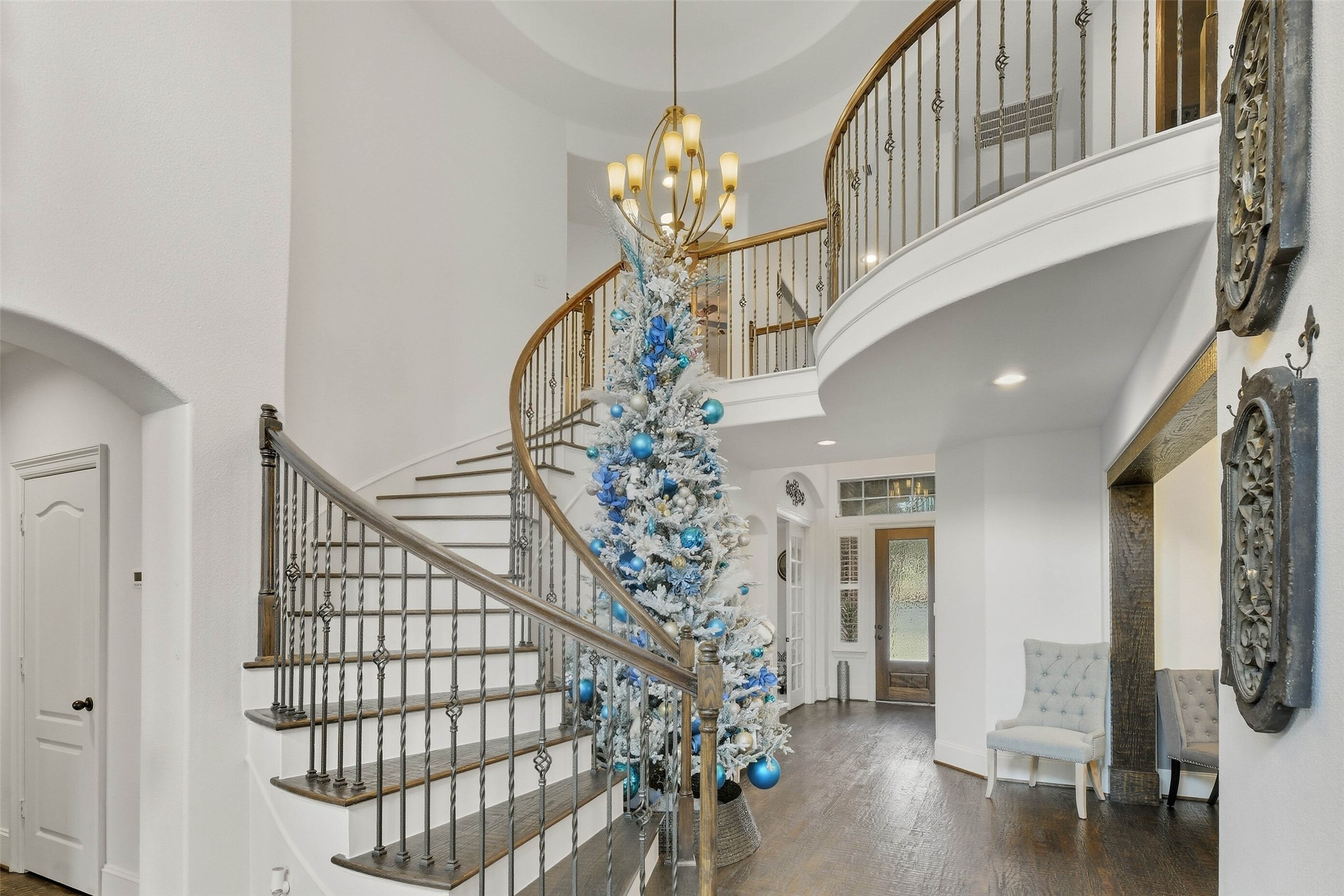 17611 Fossil Ridge Lane Humble, TX 77346 - Photo 4 of 36 a view of entryway with a front door