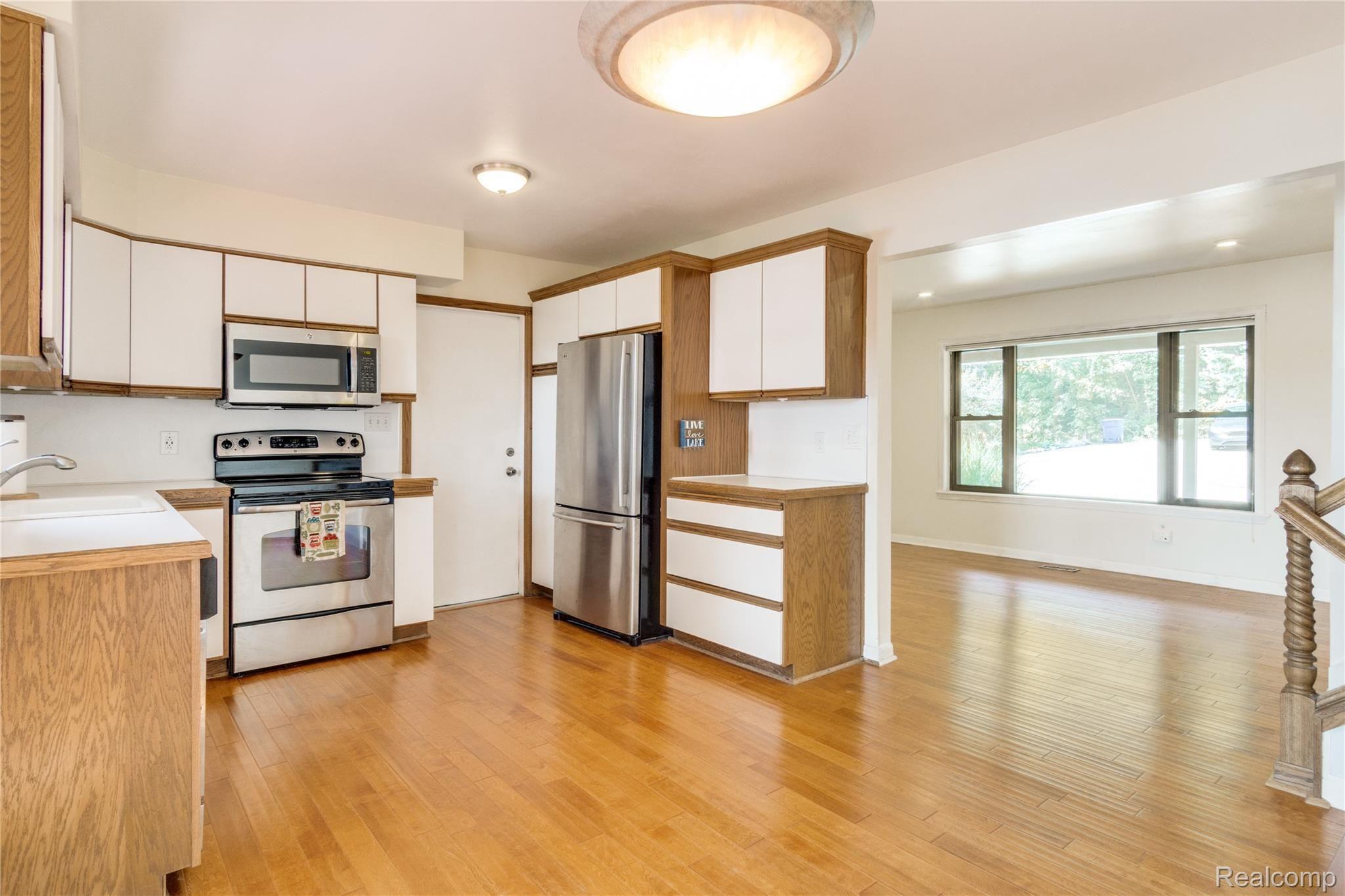 15495 Whitaker Road Linden, MI 48451 - Photo 8 of 40 Interiors (8 of 32).jpg