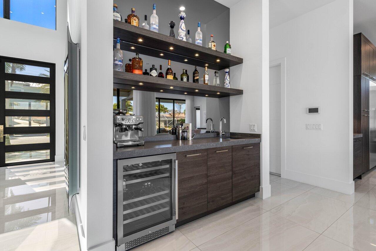 725 Northeast 71st Street Boca Raton, FL 33487 - Photo 12 of 63 Wet bar