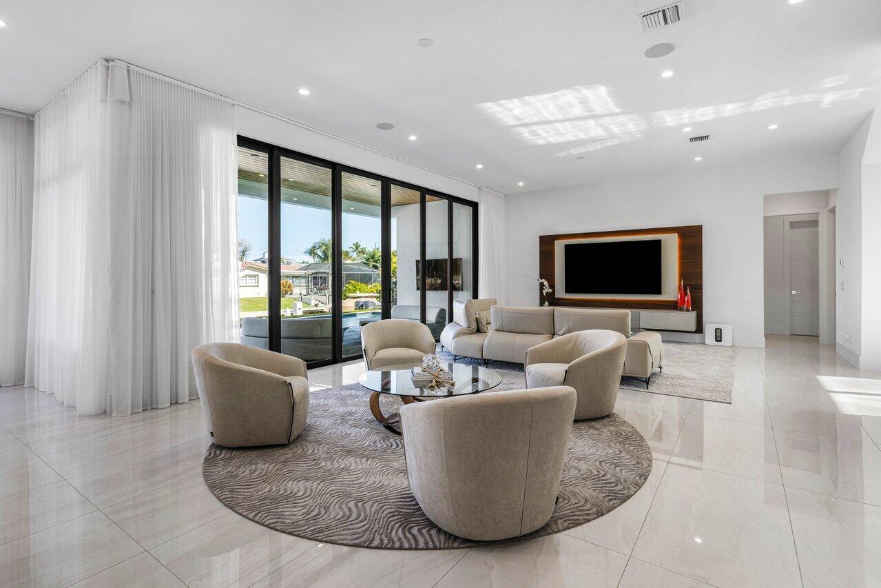 725 Northeast 71st Street Boca Raton, FL 33487 - Photo 18 of 63 013-725Northeast71stStreet-BocaRaton-FL-