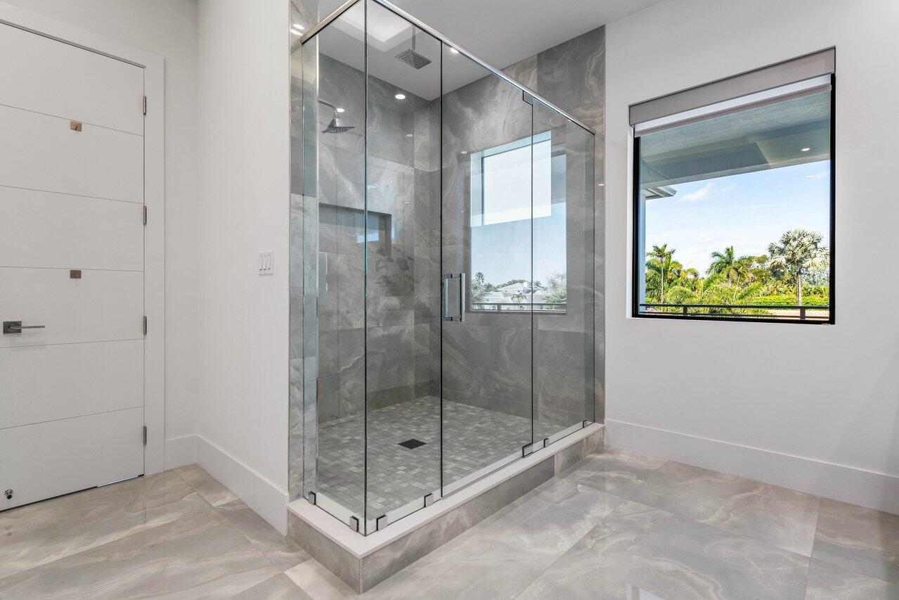 725 Northeast 71st Street Boca Raton, FL 33487 - Photo 42 of 63 Primary bath