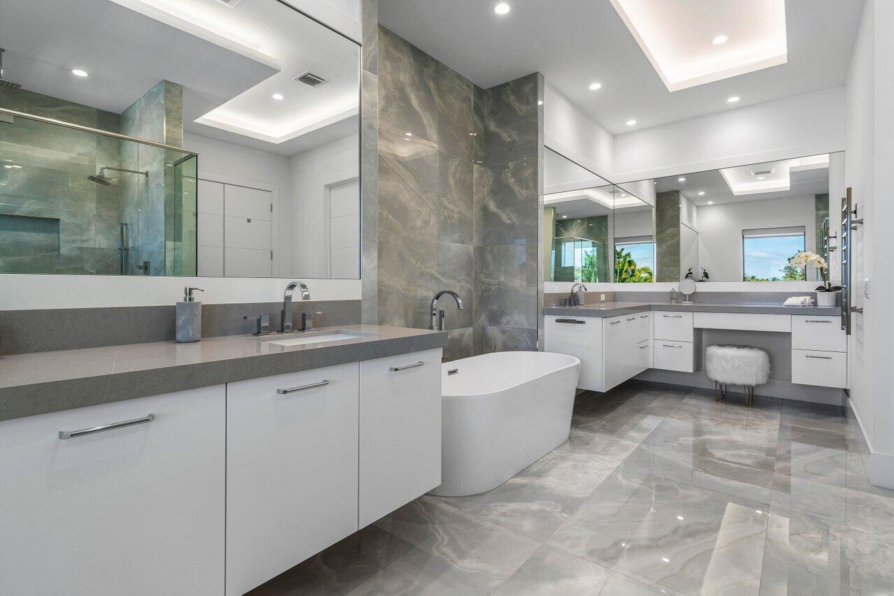 725 Northeast 71st Street Boca Raton, FL 33487 - Photo 44 of 63 Primary bath