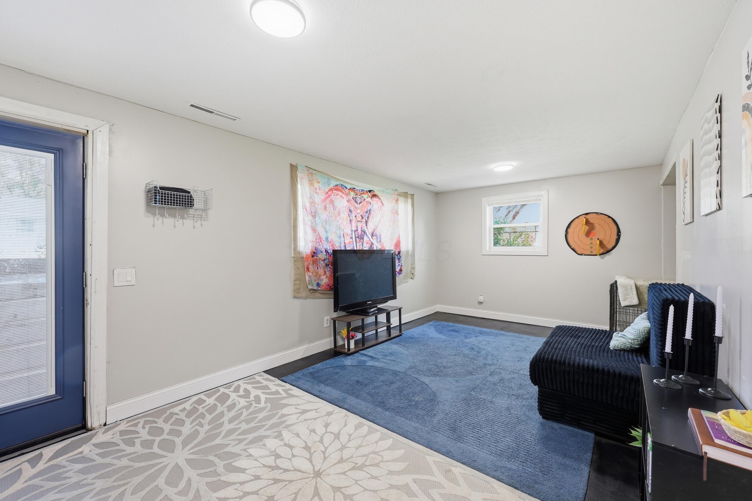 6097 Karl Road Columbus, OH 43229 - Photo 19 of 24