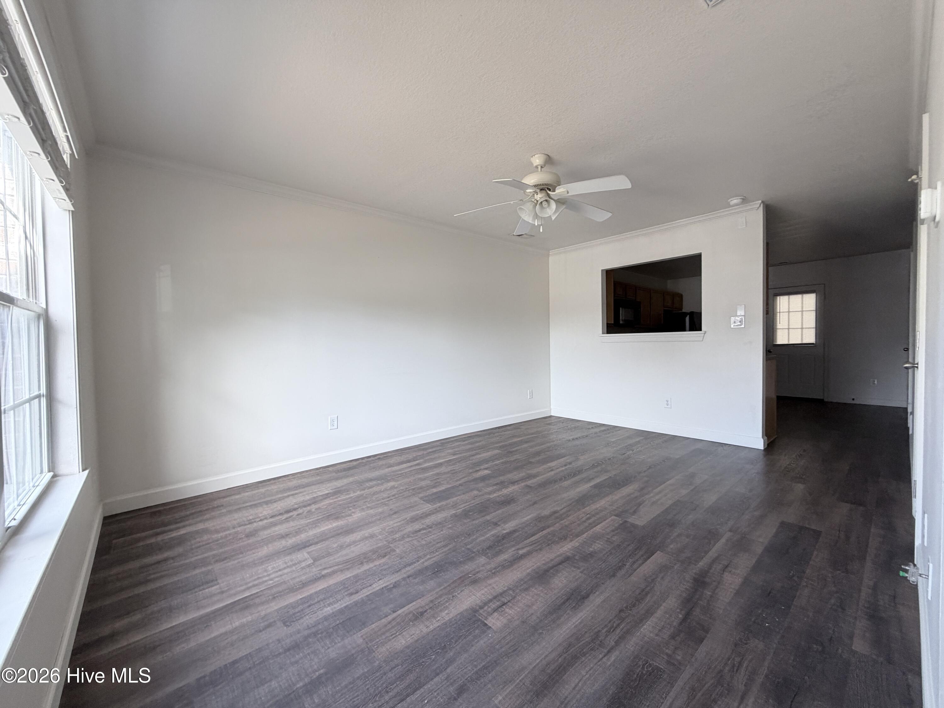 202 Springwood Drive Jacksonville, NC 28546 - Photo 3 of 12 IMG_1212