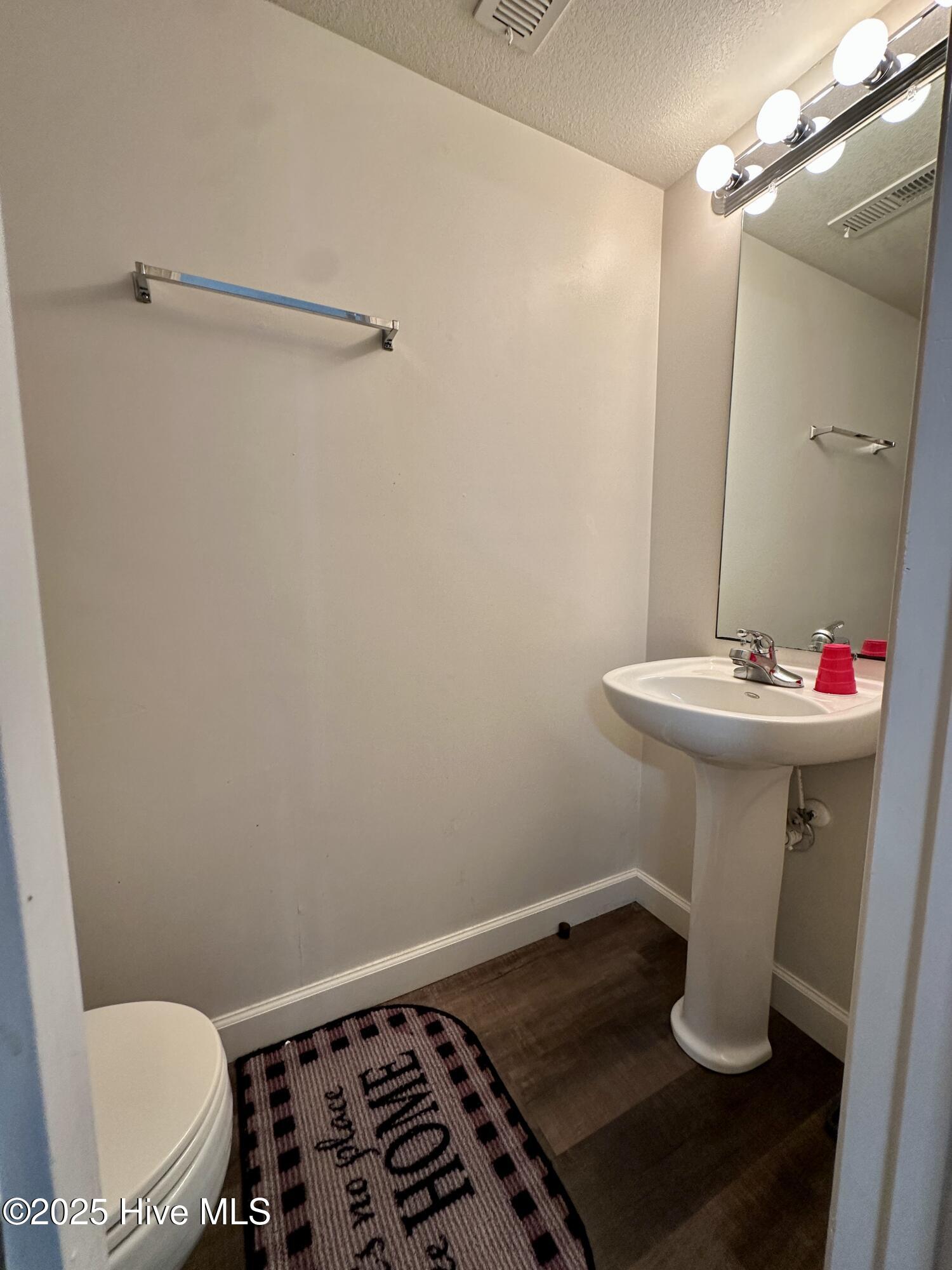 202 Springwood Drive Jacksonville, NC 28546 - Photo 7 of 12 IMG_1983