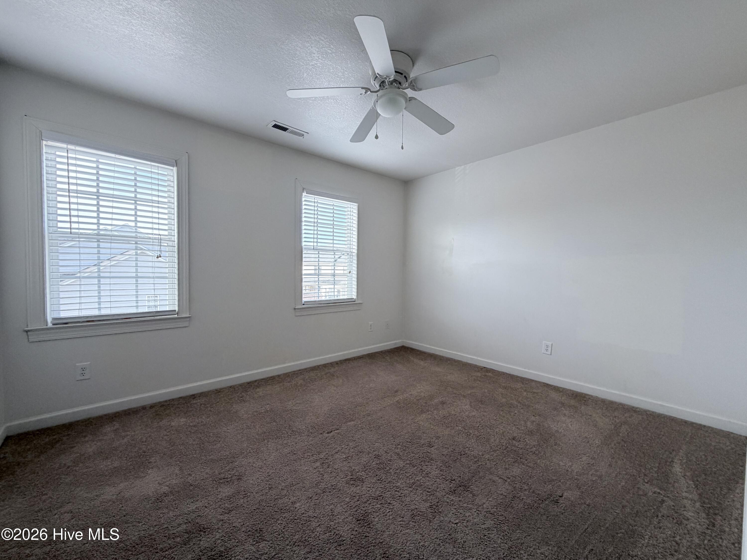 202 Springwood Drive Jacksonville, NC 28546 - Photo 8 of 12 IMG_1213