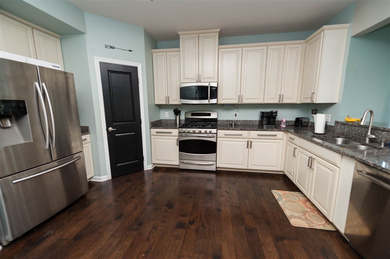 734 Ethridge Point Boiling Springs, SC 29316 - Photo 3 of 26 Gallery Image 3