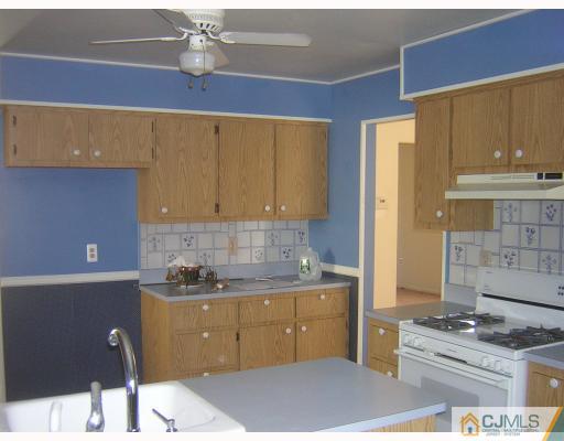 37 Pullman Loop Dayton, NJ 08810 - Photo 3 of 6 Gallery Image 3