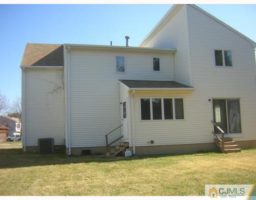 37 Pullman Loop Dayton, NJ 08810 - Photo 5 of 6 Gallery Image 5