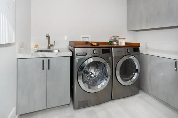 $8,249,000 | 1095 Hoover Street, Carlsbad, CA 92008