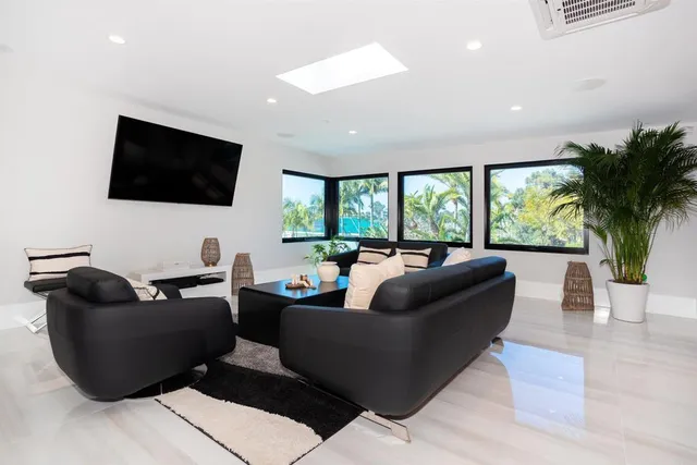 $9,250,000 | 1095 Hoover Street, Carlsbad, CA 92008