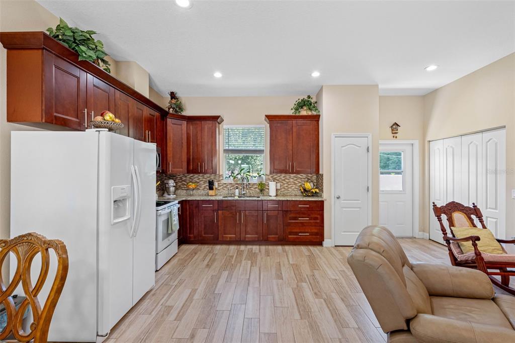 17117 Lakeshore Road Lutz, FL 33558 - Photo 43 of 48