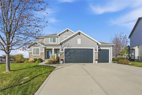 $639,950 | 3106 Southeast 3rd Terrace, Lee's Summit, MO 64063