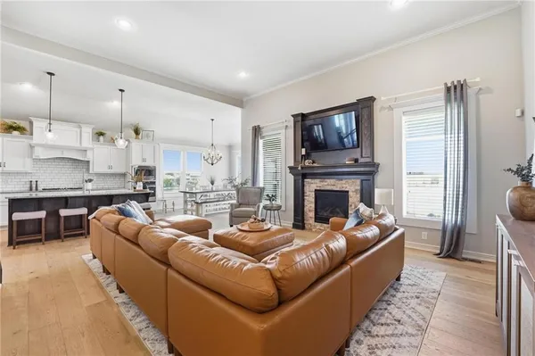 $639,950 | 3106 Southeast 3rd Terrace, Lee's Summit, MO 64063