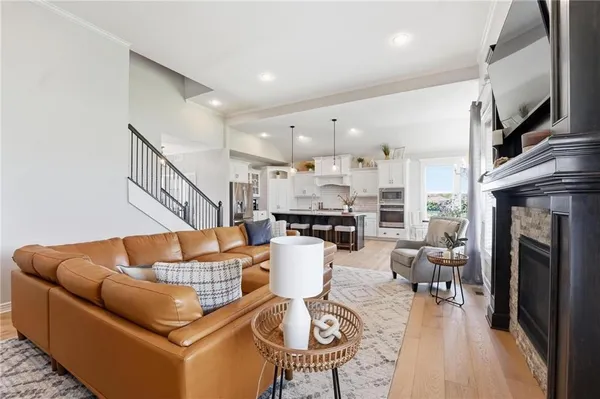 $639,950 | 3106 Southeast 3rd Terrace, Lee's Summit, MO 64063