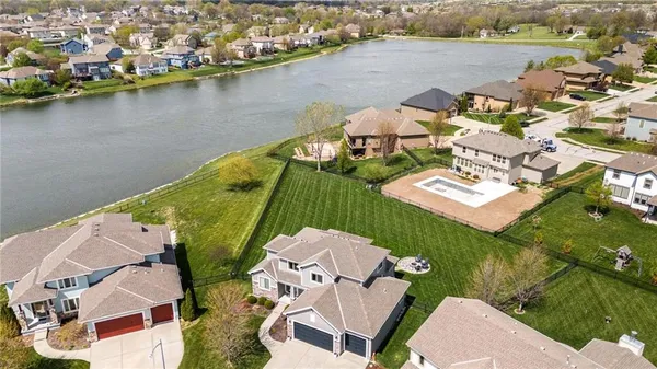 $639,950 | 3106 Southeast 3rd Terrace, Lee's Summit, MO 64063