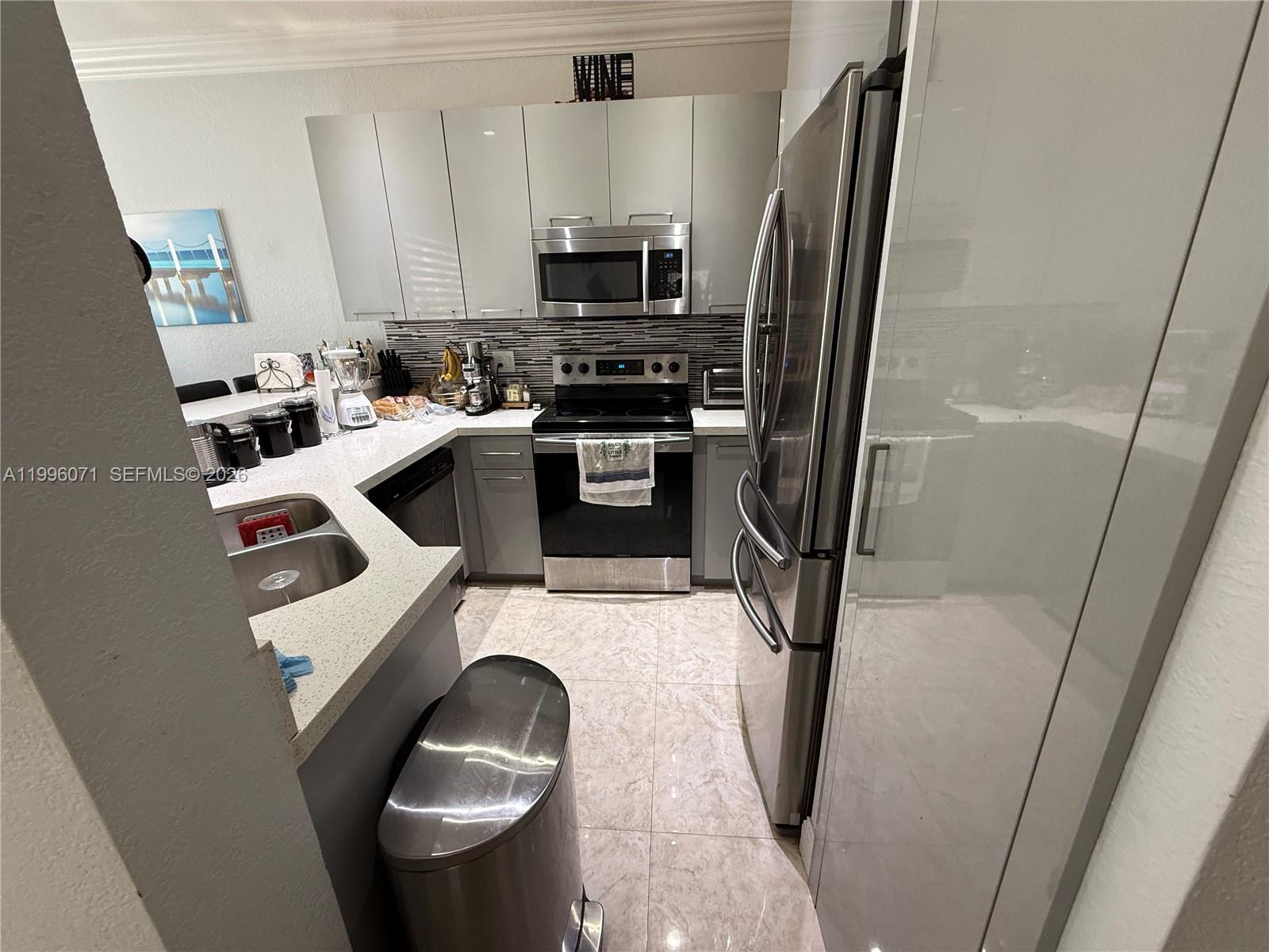 12404 Southwest 124th Path Miami, FL 33186 - Photo 6 of 28