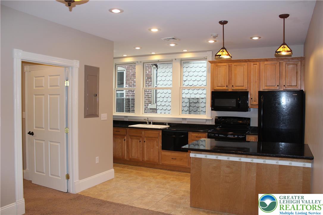 12 West 4th Street, Unit 1 Bethlehem, PA 18015 - Photo 7 of 31