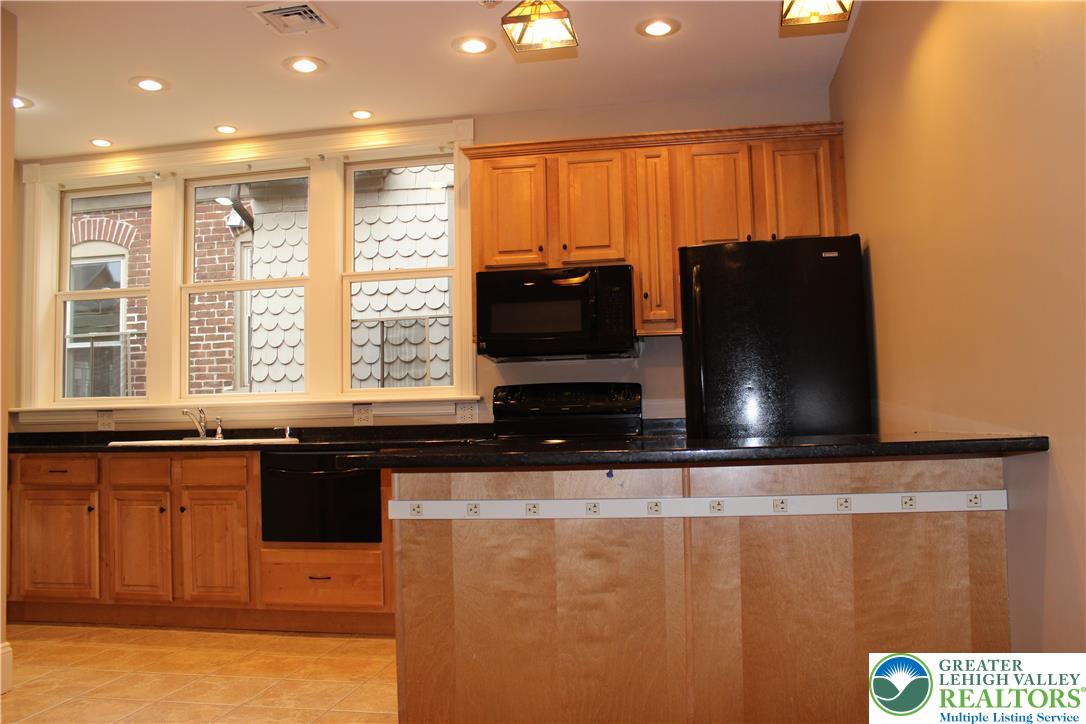 12 West 4th Street, Unit 1 Bethlehem, PA 18015 - Photo 8 of 31