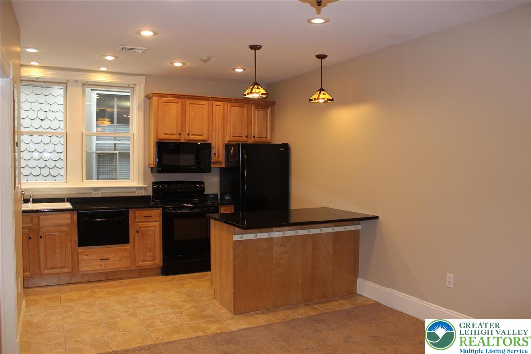 12 West 4th Street, Unit 1 Bethlehem, PA 18015 - Photo 9 of 31