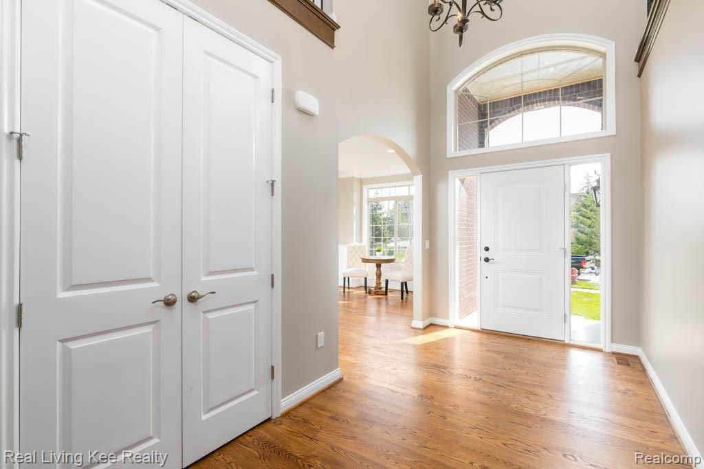 2715 Brook View Lane Troy, MI 48085 - Photo 18 of 41