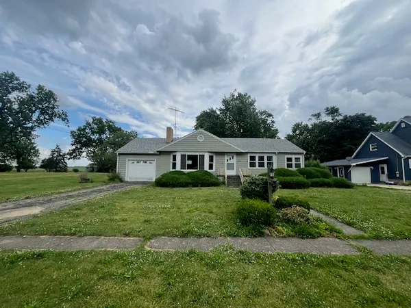 $32,000 | 117 East 5th Avenue, Rankin, IL 60960