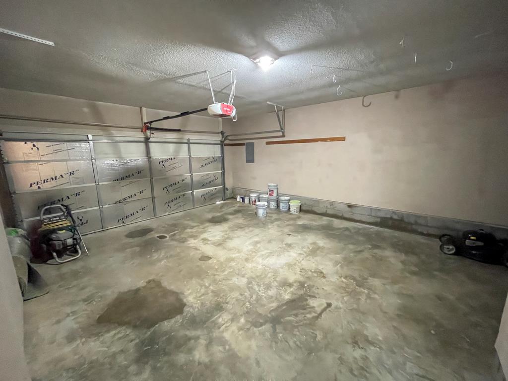 108 Rochelle Court Dothan, AL 36305 - Photo 25 of 25 Garage