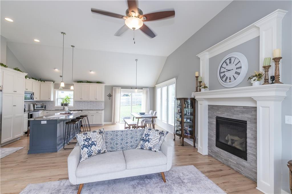 425 Spring Branch Drive Raymore, MO 64083 - Photo 10 of 39 Gallery Image 10