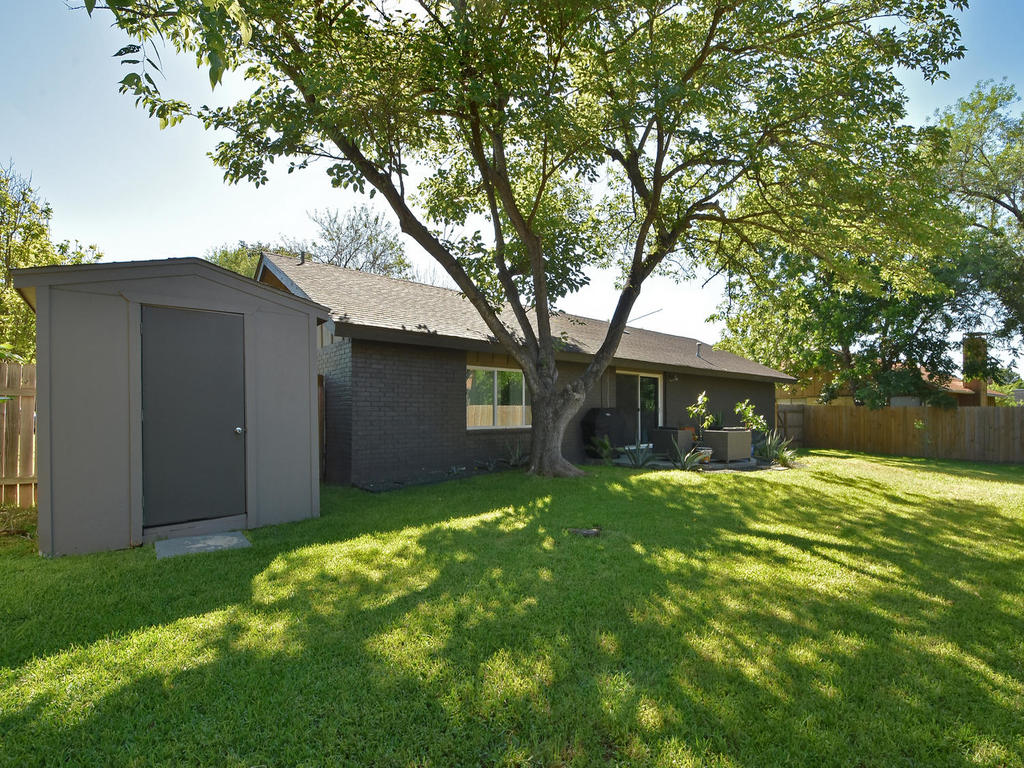 5320 Presidio Road Austin, TX 78745 - Photo 29 of 37