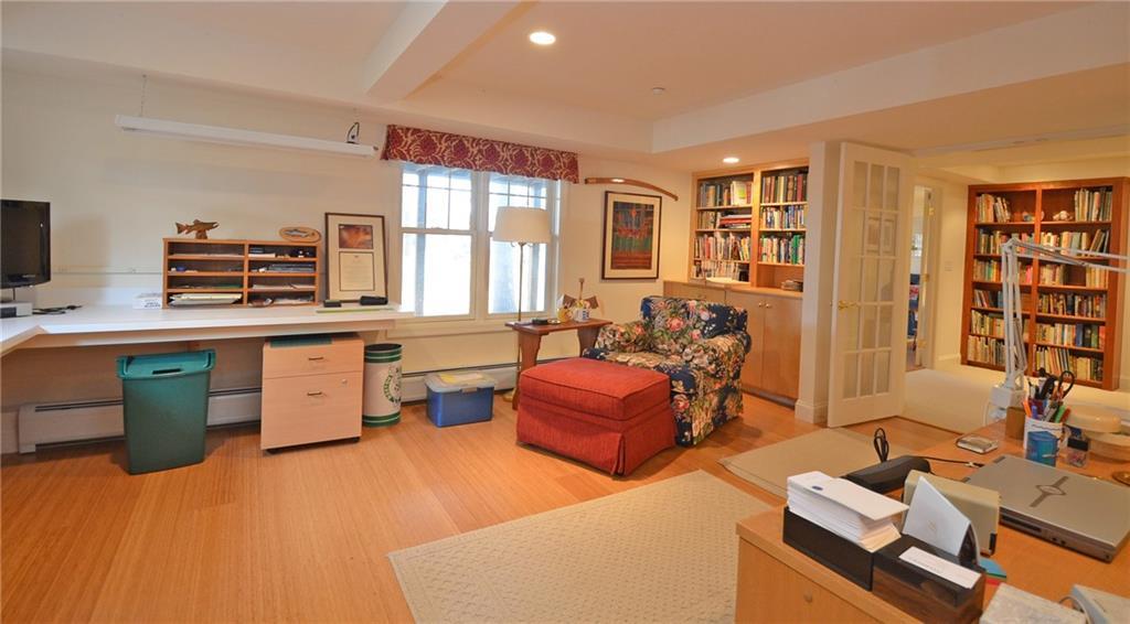 100 Shepard's Cove Road, Unit J2 Kittery, ME 03904 - Photo 16 of 35 Photo