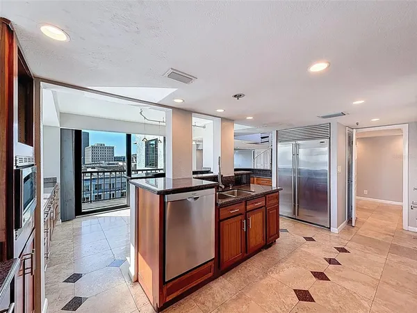 $5,500 | 201 West Laurel Street, Unit 1006, Tampa, FL 33602