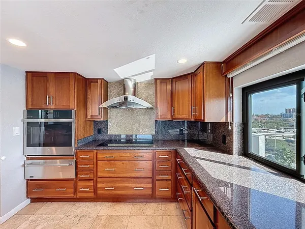 $5,500 | 201 West Laurel Street, Unit 1006, Tampa, FL 33602