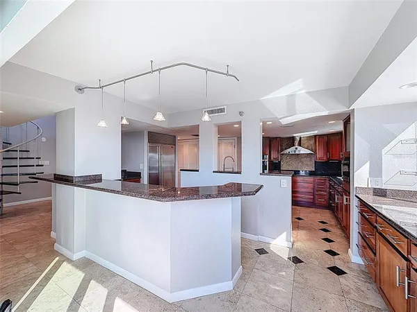 $5,500 | 201 West Laurel Street, Unit 1006, Tampa, FL 33602