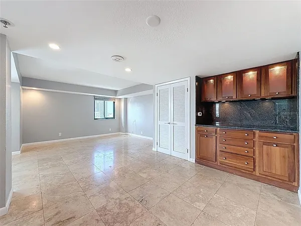 $5,500 | 201 West Laurel Street, Unit 1006, Tampa, FL 33602