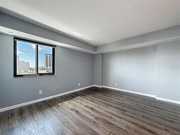 $5,500 | 201 West Laurel Street, Unit 1006, Tampa, FL 33602