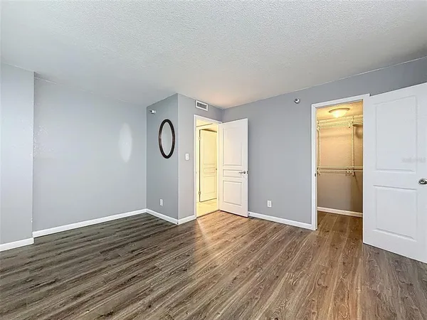 $5,500 | 201 West Laurel Street, Unit 1006, Tampa, FL 33602