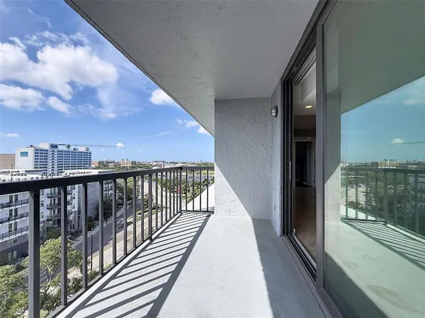 $5,500 | 201 West Laurel Street, Unit 1006, Tampa, FL 33602