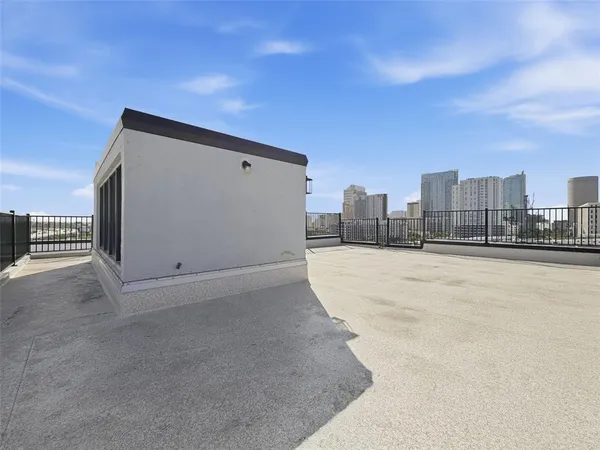 $5,500 | 201 West Laurel Street, Unit 1006, Tampa, FL 33602